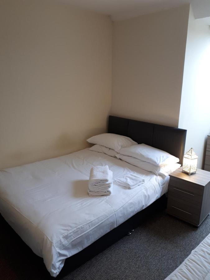 Marvellous Meridian Maisonette Ifield 외부 사진