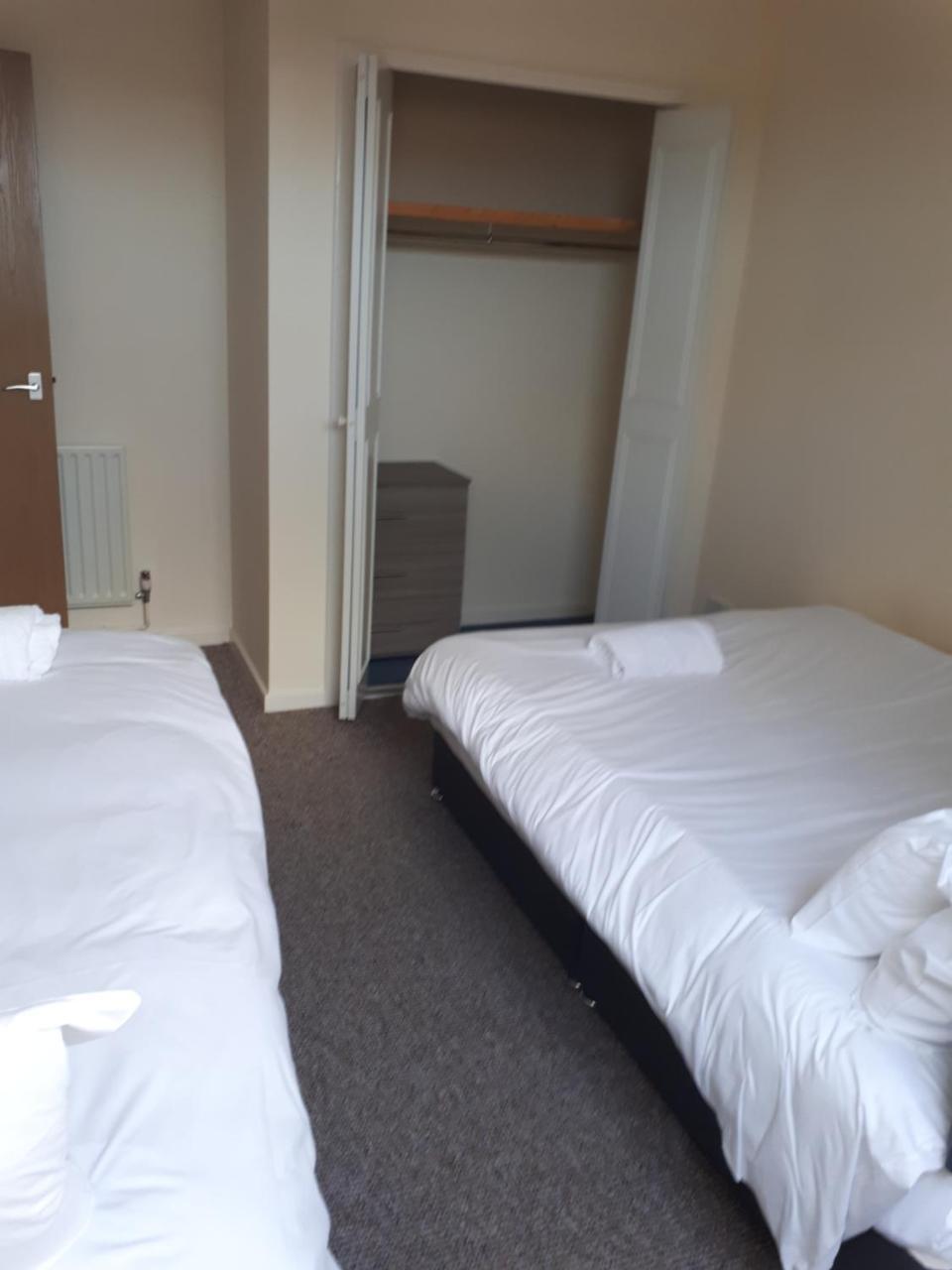 Marvellous Meridian Maisonette Ifield 외부 사진