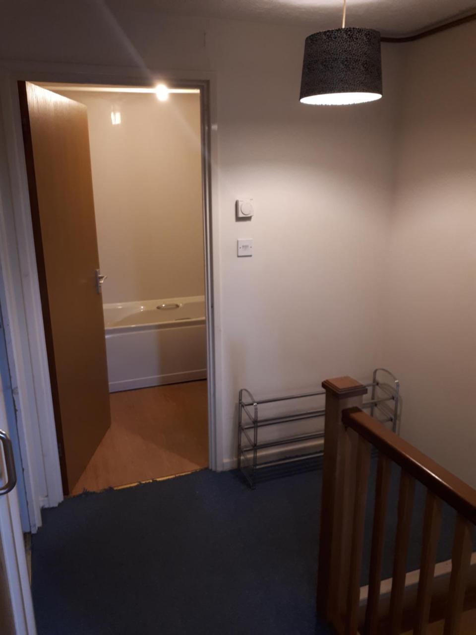 Marvellous Meridian Maisonette Ifield 외부 사진